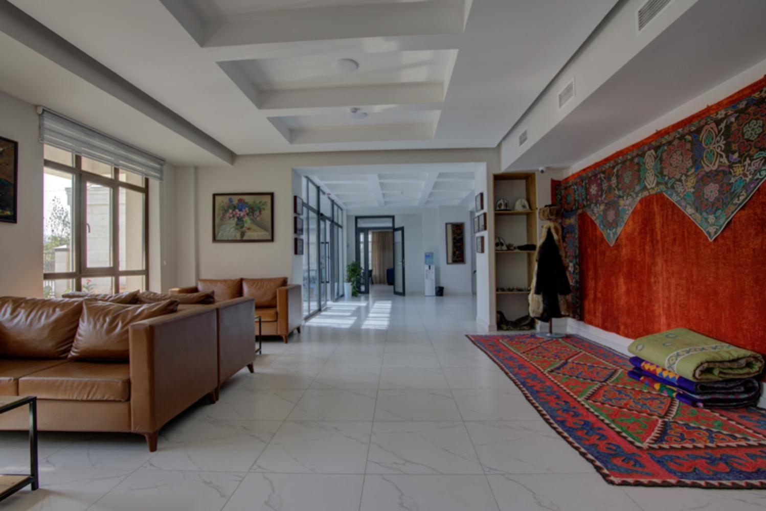 Aisha Hotel Bischkek Exterior foto